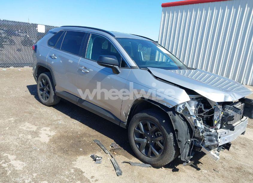 2021 Toyota Rav4 LE (VIN 2T3H1RFV8MC151565) main photo