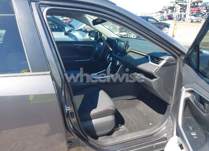 Photo 5 of 2019 Toyota Rav4 LE (VIN 2T3H1RFV9KW001394)