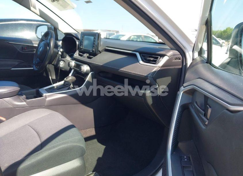 Photo 5 of 2020 Toyota Rav4 LE (VIN 2T3H1RFV9LW065422)