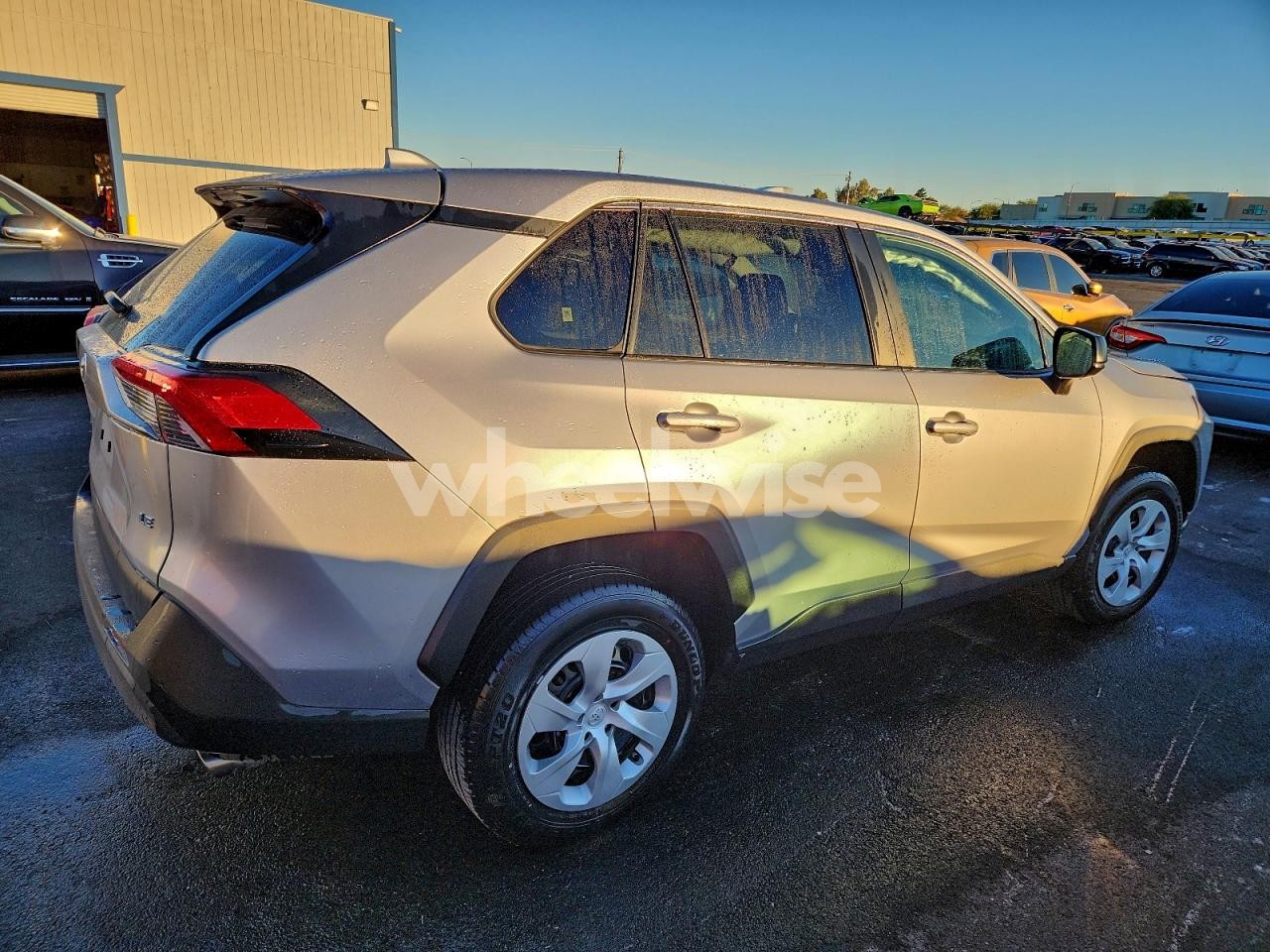 Photo 3 of 2025 TOYOTA RAV4 LE (VIN 2T3H1RFV9SC316925)