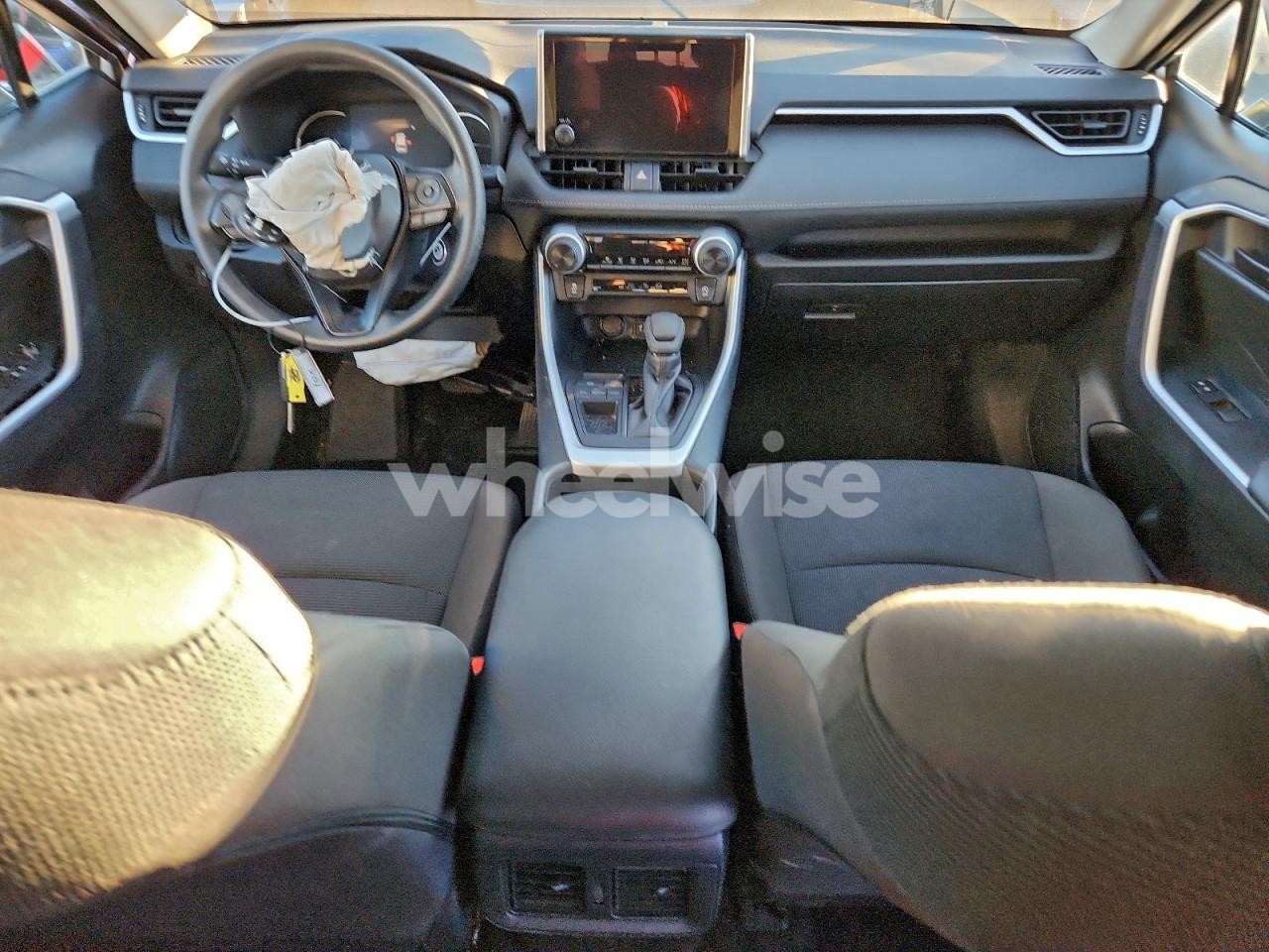 Photo 8 of 2025 TOYOTA RAV4 LE (VIN 2T3H1RFV9SC316925)