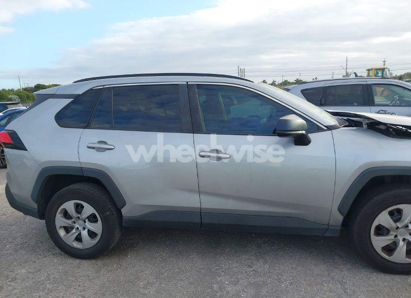 Photo 13 of 2019 Toyota Rav4 LE (VIN 2T3H1RFVXKW025445)