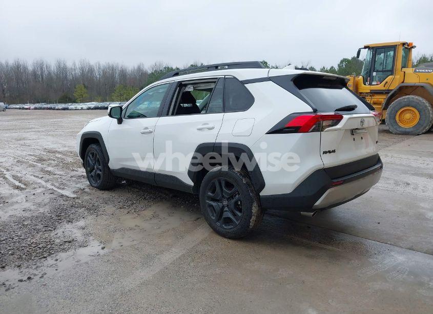 Photo 3 of 2024 Toyota Rav4 ADVENTURE (VIN 2T3J1RFV2RW463890)