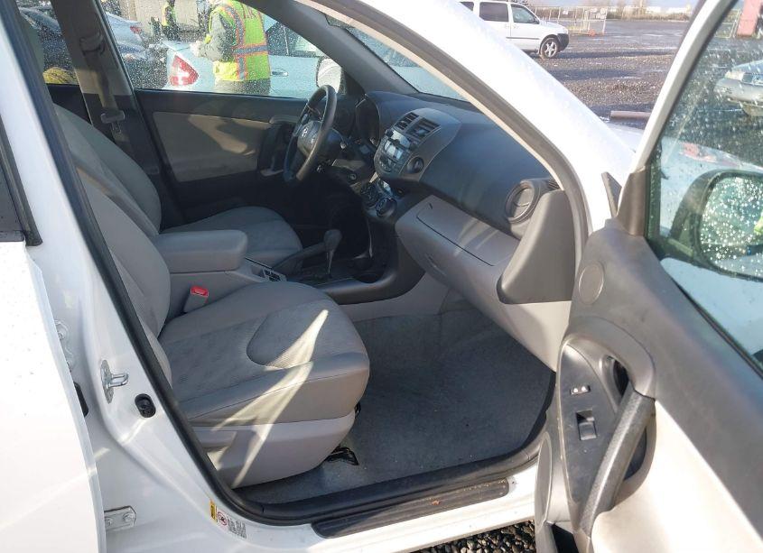 Photo 5 of 2011 Toyota Rav4 (VIN 2T3JF4DV0BW124994)