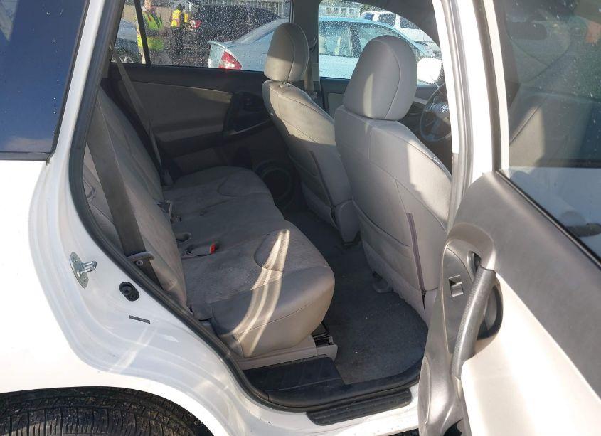 Photo 8 of 2011 Toyota Rav4 (VIN 2T3JF4DV0BW124994)