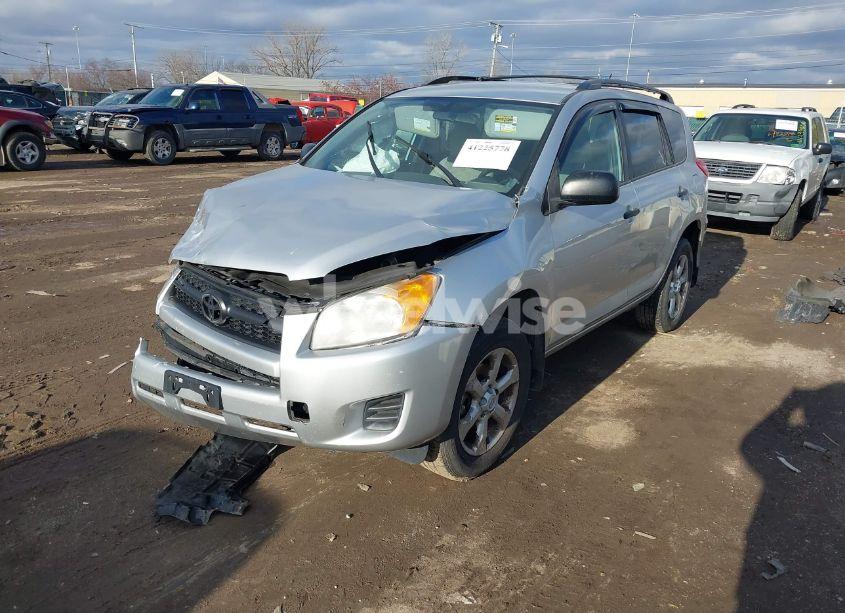 Photo 2 of 2011 Toyota Rav4 (VIN 2T3JF4DV3BW173798)