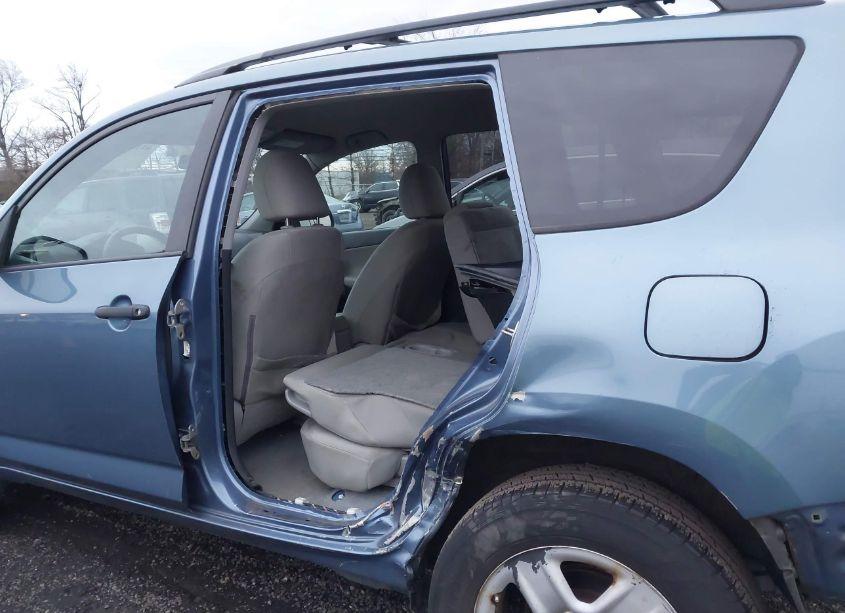 Photo 18 of 2011 Toyota Rav4 (VIN 2T3JF4DV6BW100800)