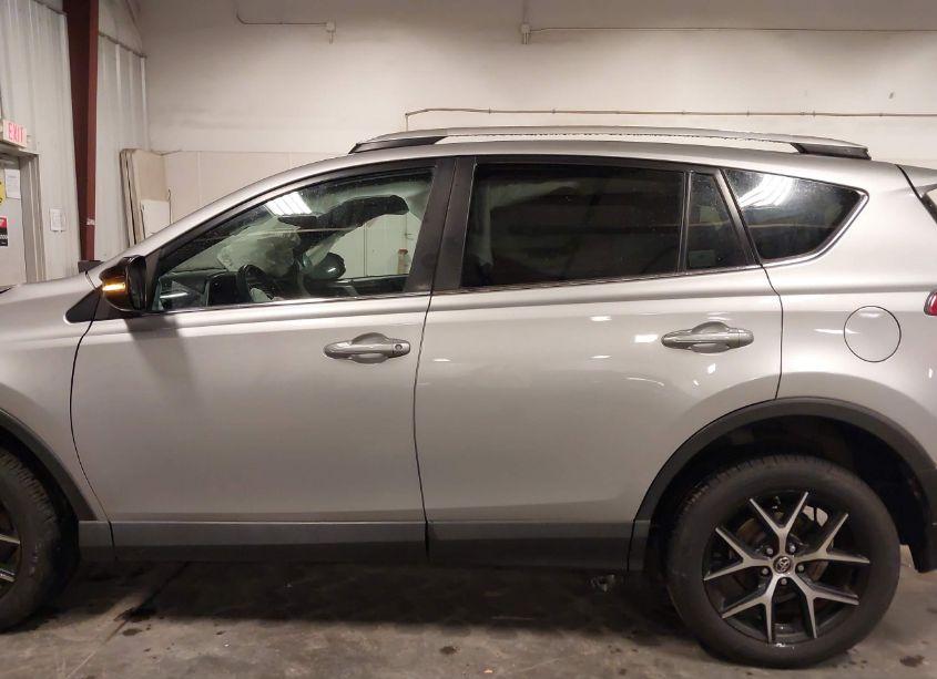 Photo 15 of 2016 Toyota Rav4 SE (VIN 2T3JFREV0GW471065)