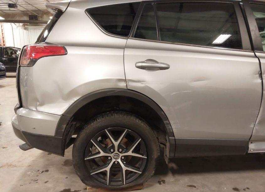 Photo 19 of 2016 Toyota Rav4 SE (VIN 2T3JFREV0GW471065)