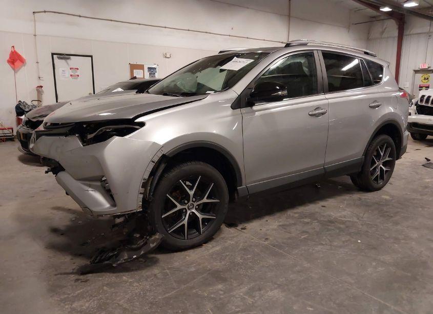 Photo 2 of 2016 Toyota Rav4 SE (VIN 2T3JFREV0GW471065)