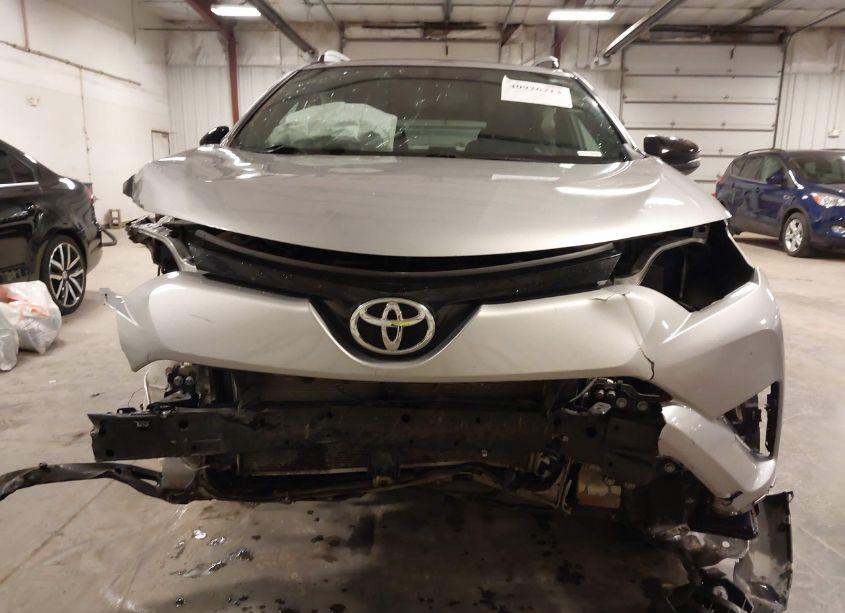 Photo 6 of 2016 Toyota Rav4 SE (VIN 2T3JFREV0GW471065)