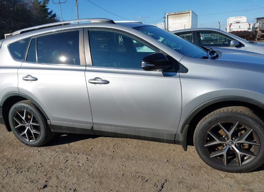 Photo 13 of 2016 Toyota Rav4 SE (VIN 2T3JFREV0GW478789)