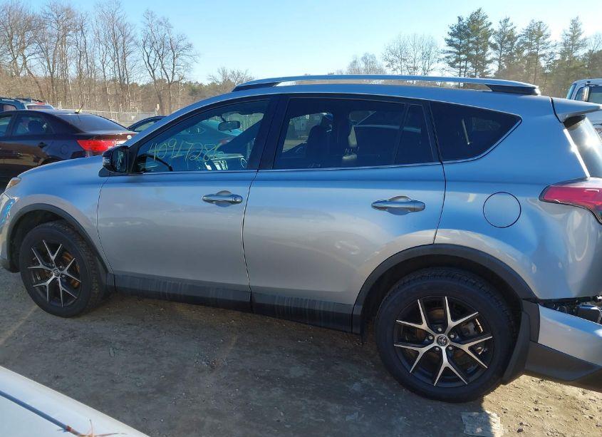 Photo 14 of 2016 Toyota Rav4 SE (VIN 2T3JFREV0GW478789)