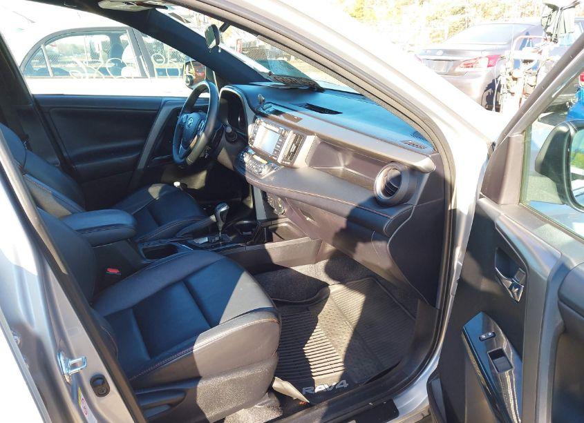 Photo 5 of 2016 Toyota Rav4 SE (VIN 2T3JFREV0GW478789)