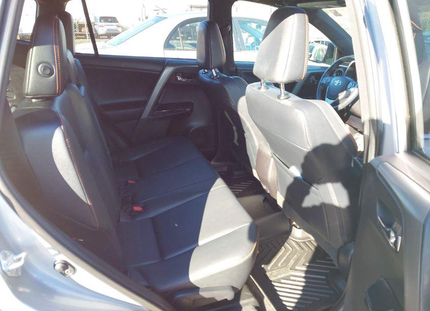 Photo 8 of 2016 Toyota Rav4 SE (VIN 2T3JFREV0GW478789)