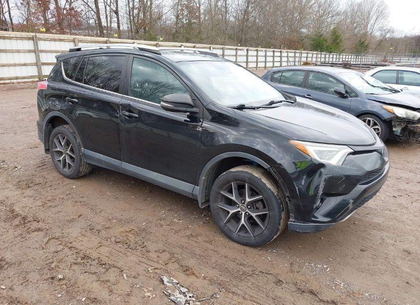 2018 Toyota Rav4 SE (VIN 2T3JFREV1JW746577) main photo