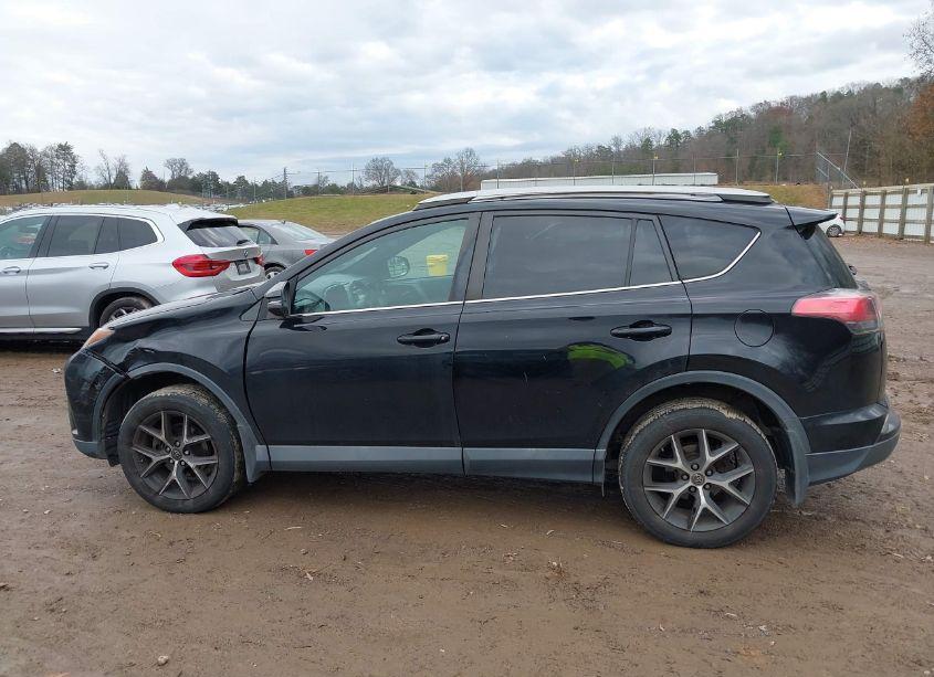 Photo 14 of 2018 Toyota Rav4 SE (VIN 2T3JFREV1JW746577)