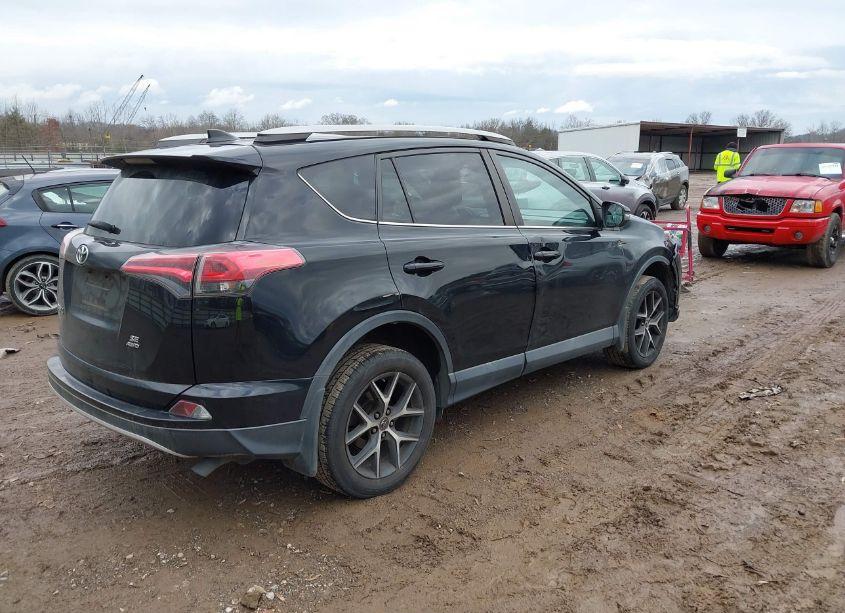 Photo 4 of 2018 Toyota Rav4 SE (VIN 2T3JFREV1JW746577)