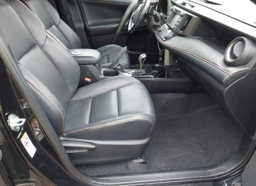 Photo 5 of 2018 Toyota Rav4 SE (VIN 2T3JFREV1JW746577)