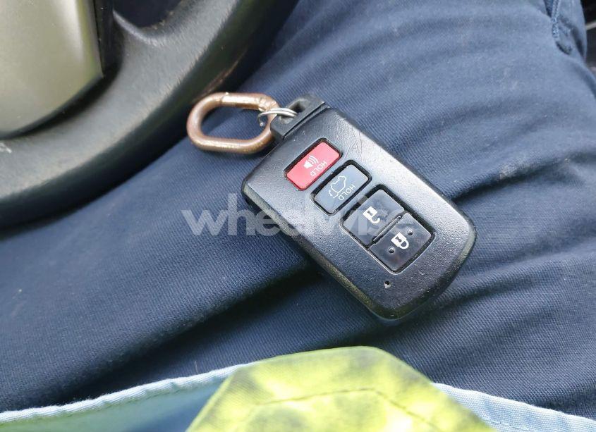 Photo 11 of 2016 Toyota Rav4 SE (VIN 2T3JFREV3GW409594)