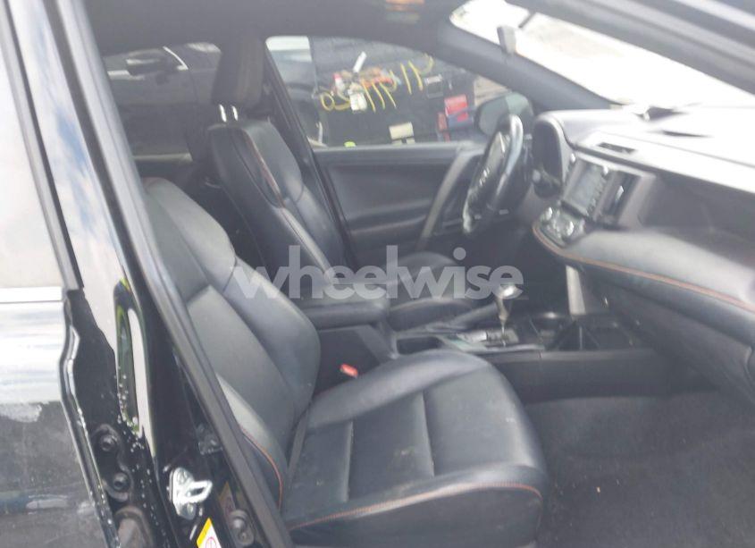 Photo 5 of 2016 Toyota Rav4 SE (VIN 2T3JFREV3GW409594)