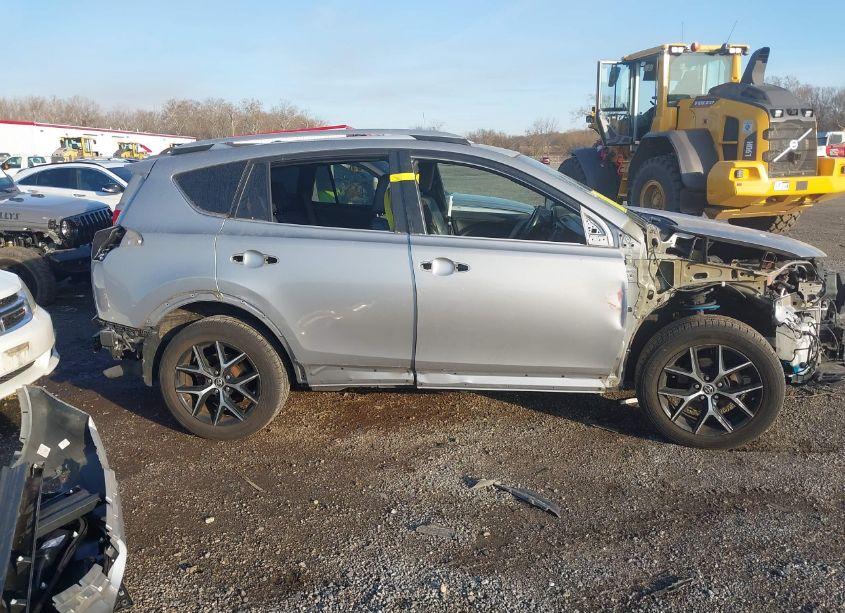 Photo 14 of 2016 Toyota Rav4 SE (VIN 2T3JFREV3GW410955)