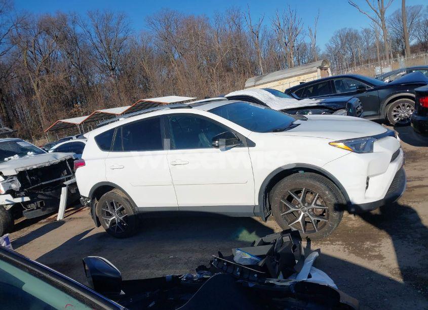 Photo 14 of 2016 Toyota Rav4 SE (VIN 2T3JFREV8GW423099)