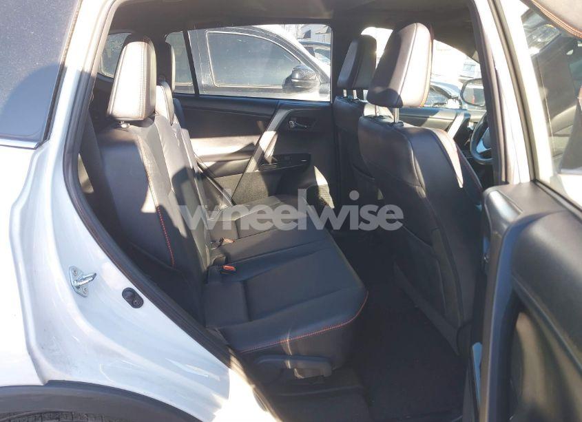 Photo 8 of 2016 Toyota Rav4 SE (VIN 2T3JFREV8GW423099)