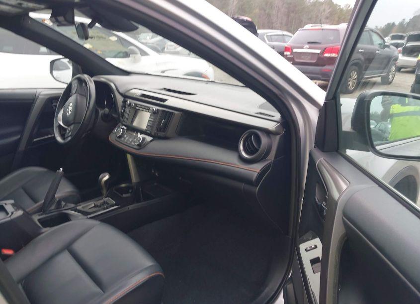 Photo 5 of 2017 Toyota Rav4 SE (VIN 2T3JFREV8HW654361)