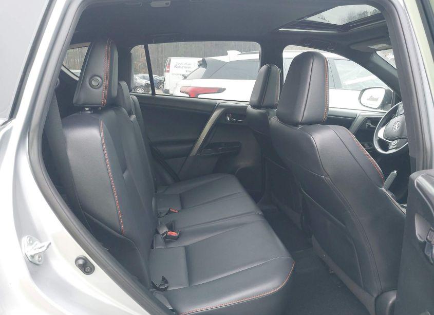 Photo 8 of 2017 Toyota Rav4 SE (VIN 2T3JFREV8HW654361)