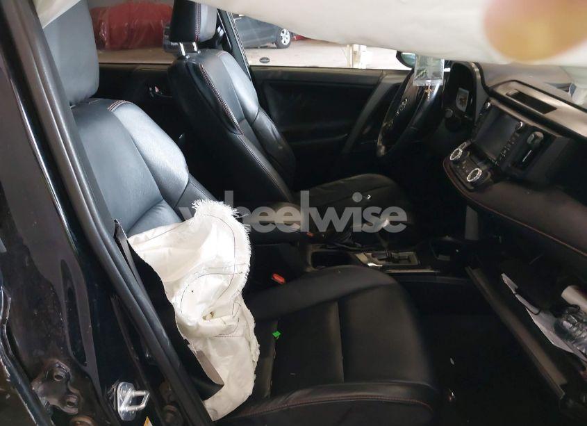 Photo 5 of 2016 Toyota Rav4 SE (VIN 2T3JFREVXGW414727)