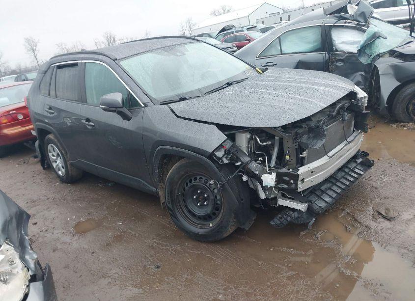 2019 Toyota Rav4 LE (VIN 2T3K1RFV1KW051972) main photo