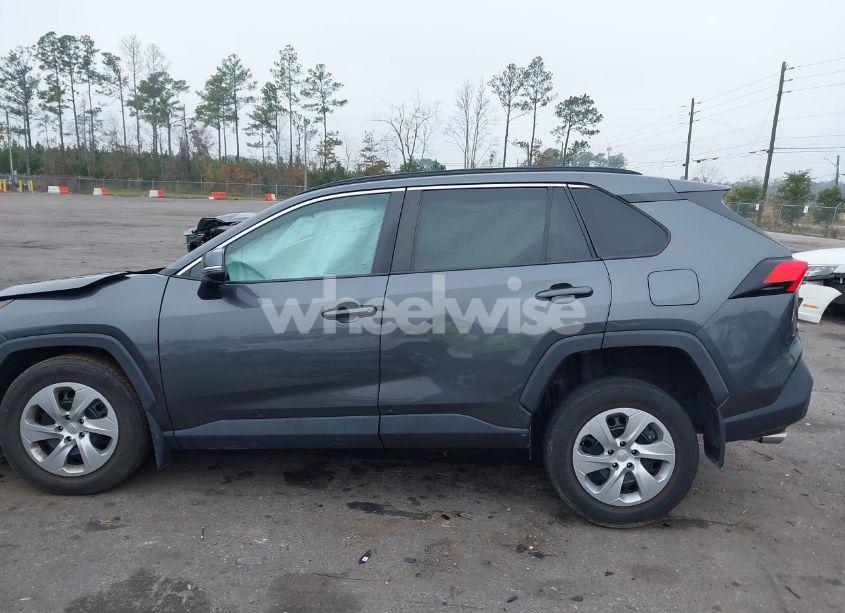 Photo 14 of 2020 Toyota Rav4 LE (VIN 2T3K1RFV1LC085767)