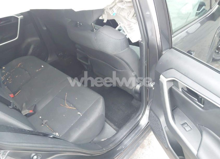 Photo 8 of 2020 Toyota Rav4 LE (VIN 2T3K1RFV1LC085767)