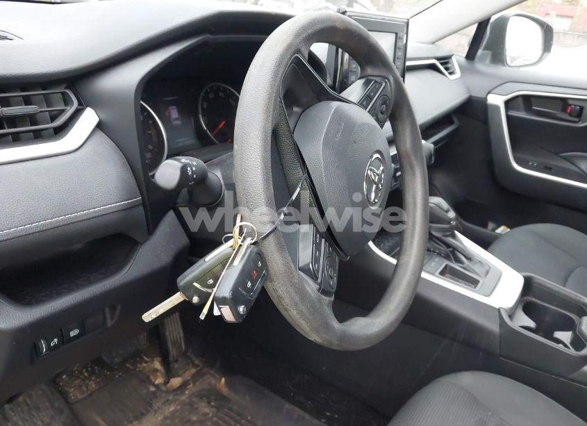 Photo 11 of 2020 Toyota Rav4 LE (VIN 2T3K1RFV1LC085770)