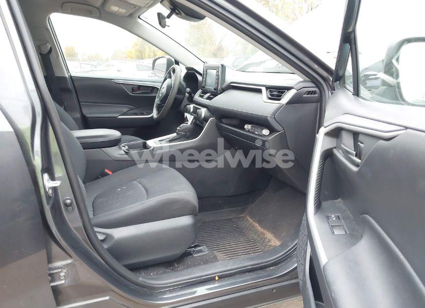Photo 5 of 2020 Toyota Rav4 LE (VIN 2T3K1RFV1LC085770)