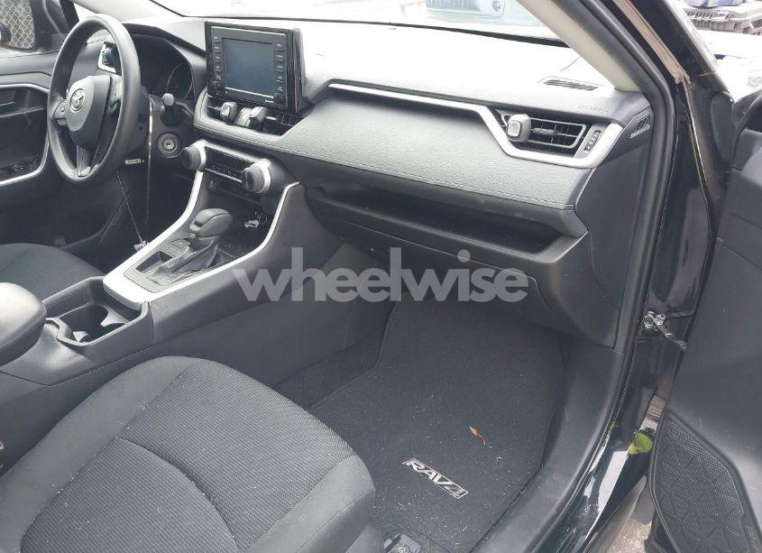 Photo 5 of 2021 Toyota Rav4 LE (VIN 2T3K1RFV1MW162573)