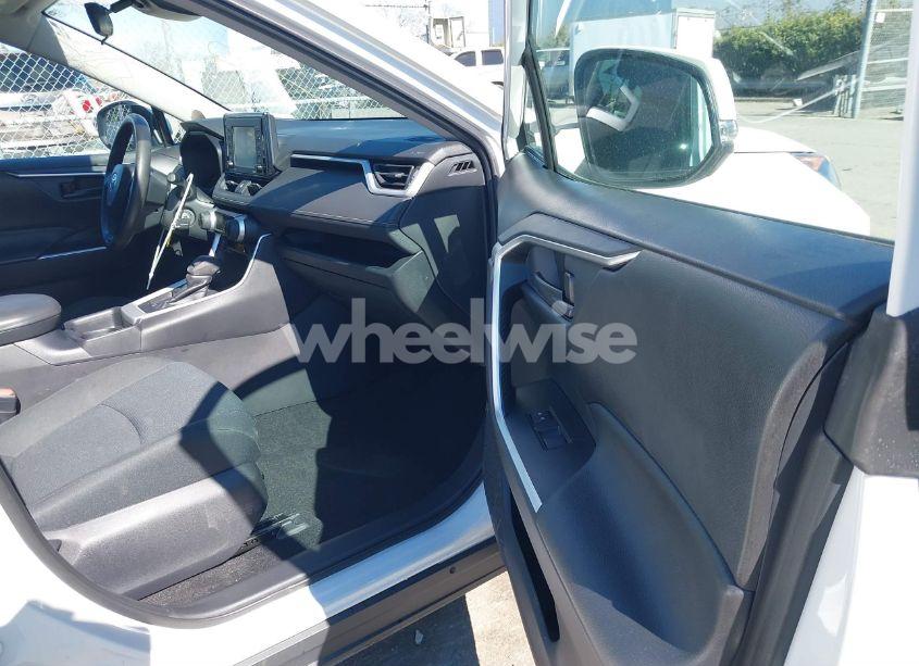 Photo 5 of 2020 Toyota Rav4 LE (VIN 2T3K1RFV2LW091186)
