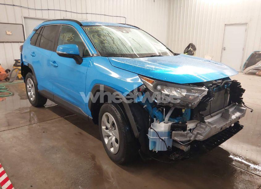 2019 Toyota Rav4 LE (VIN 2T3K1RFV5KW034821) main photo