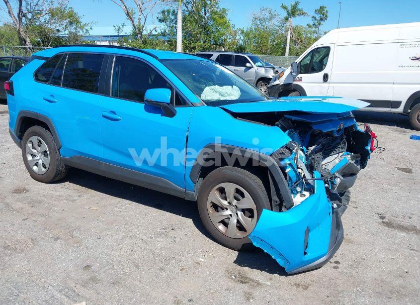 2019 Toyota Rav4 LE (VIN 2T3K1RFV6KW026338) main photo