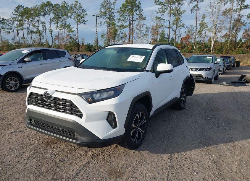 Photo 2 of 2021 Toyota Rav4 LE (VIN 2T3K1RFV7MC129496)