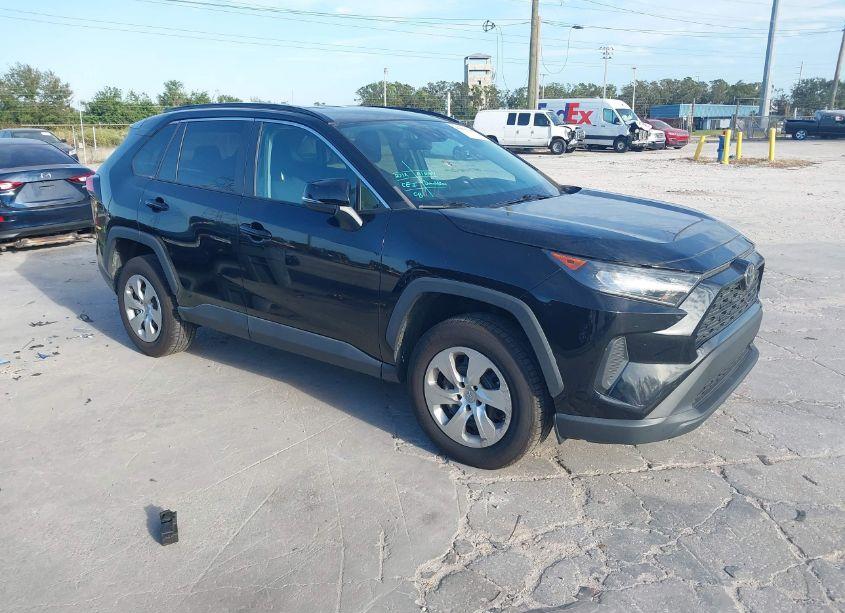 2021 Toyota Rav4 LE (VIN 2T3K1RFV9MW166760) main photo