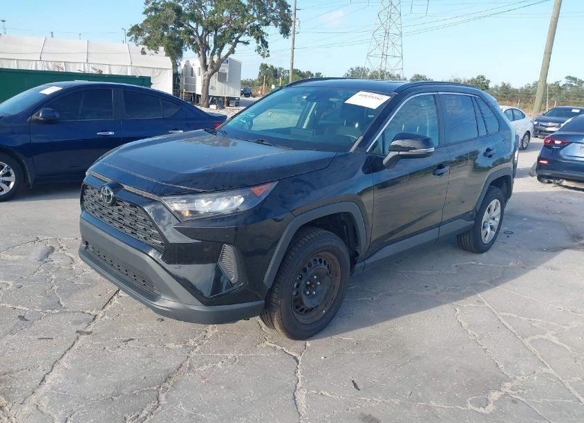 Photo 2 of 2021 Toyota Rav4 LE (VIN 2T3K1RFV9MW166760)