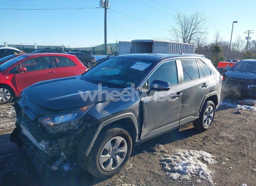 Photo 2 of 2022 Toyota Rav4 LE (VIN 2T3K1RFVXNC176944)