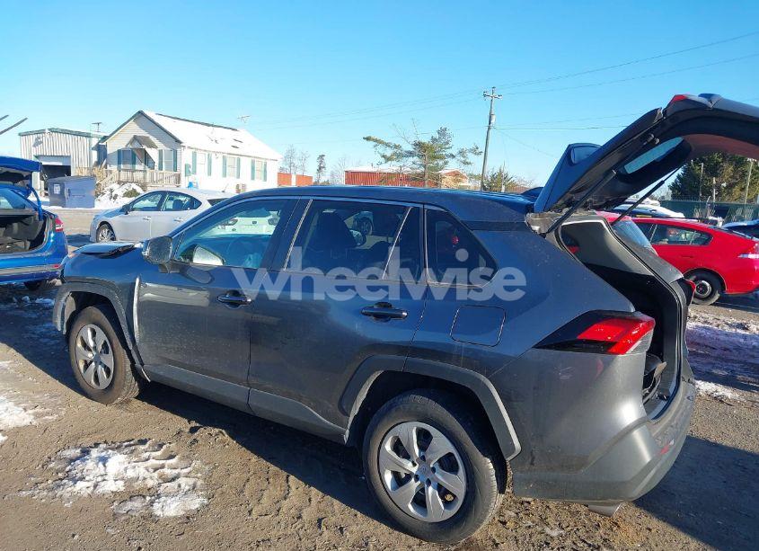 Photo 3 of 2022 Toyota Rav4 LE (VIN 2T3K1RFVXNC176944)