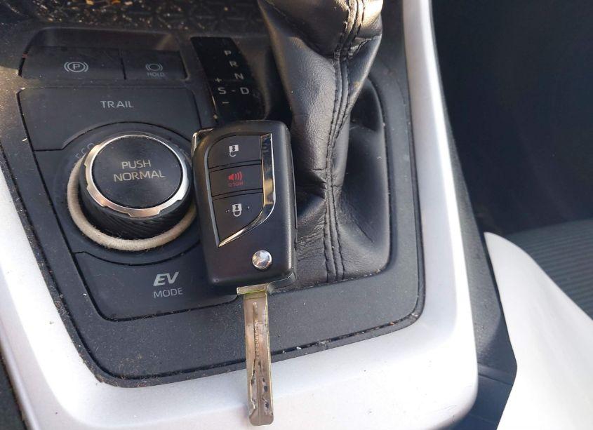 Photo 11 of 2020 Toyota Rav4 HYBRID LE (VIN 2T3MWRFV5LW077809)