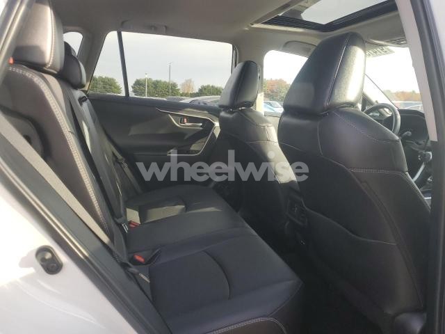 Photo 2 of 2022 TOYOTA RAV4 LIMITED (VIN 2T3N1RFV6NW321389)