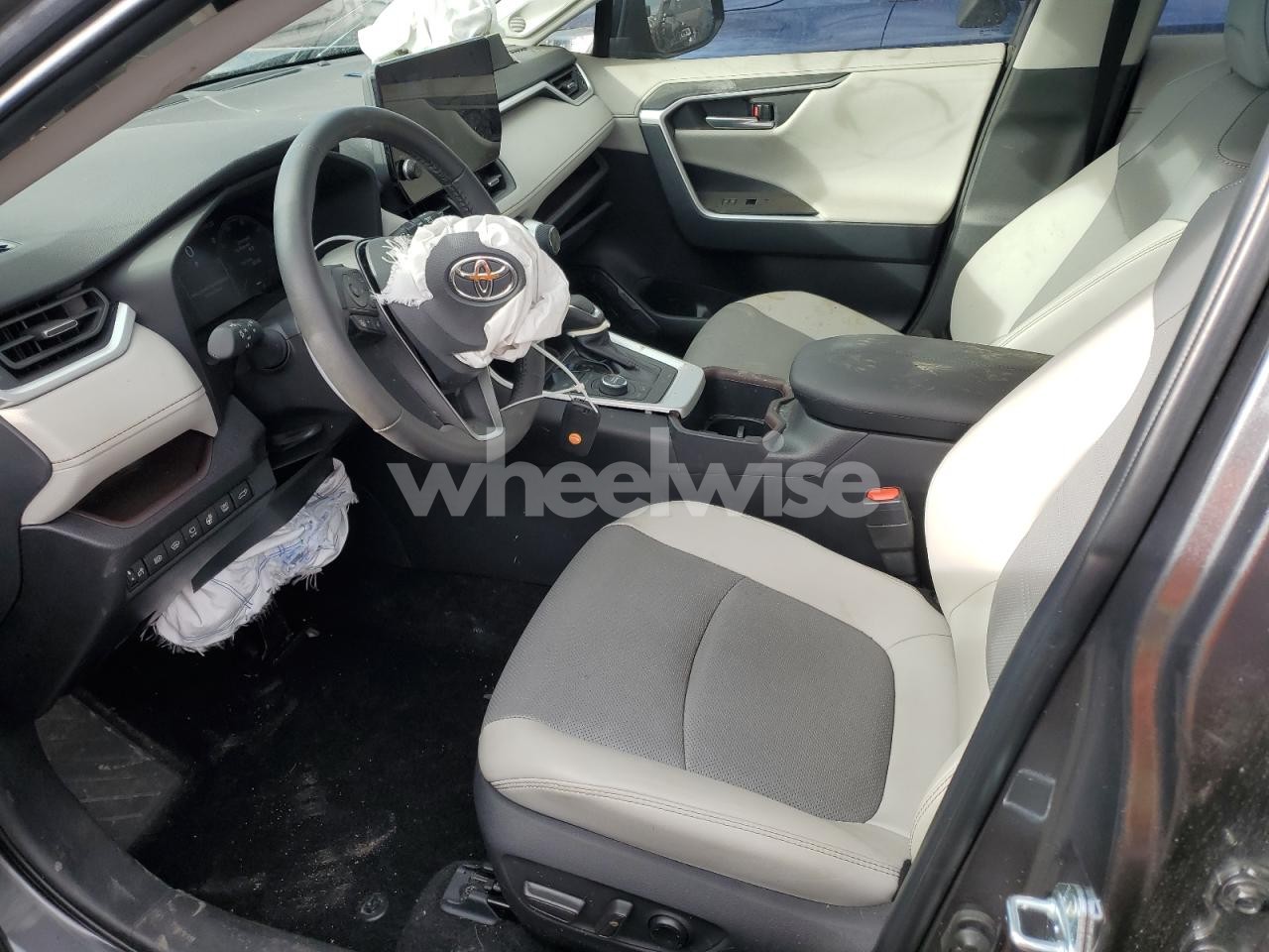 Photo 7 of 2025 TOYOTA RAV4 LIMITED (VIN 2T3N1RFV7SC513000)