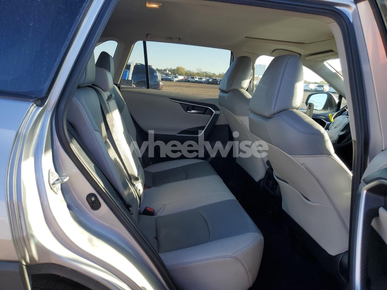 Photo 10 of 2021 TOYOTA RAV4 LIMITED (VIN 2T3N1RFV8MW228159)