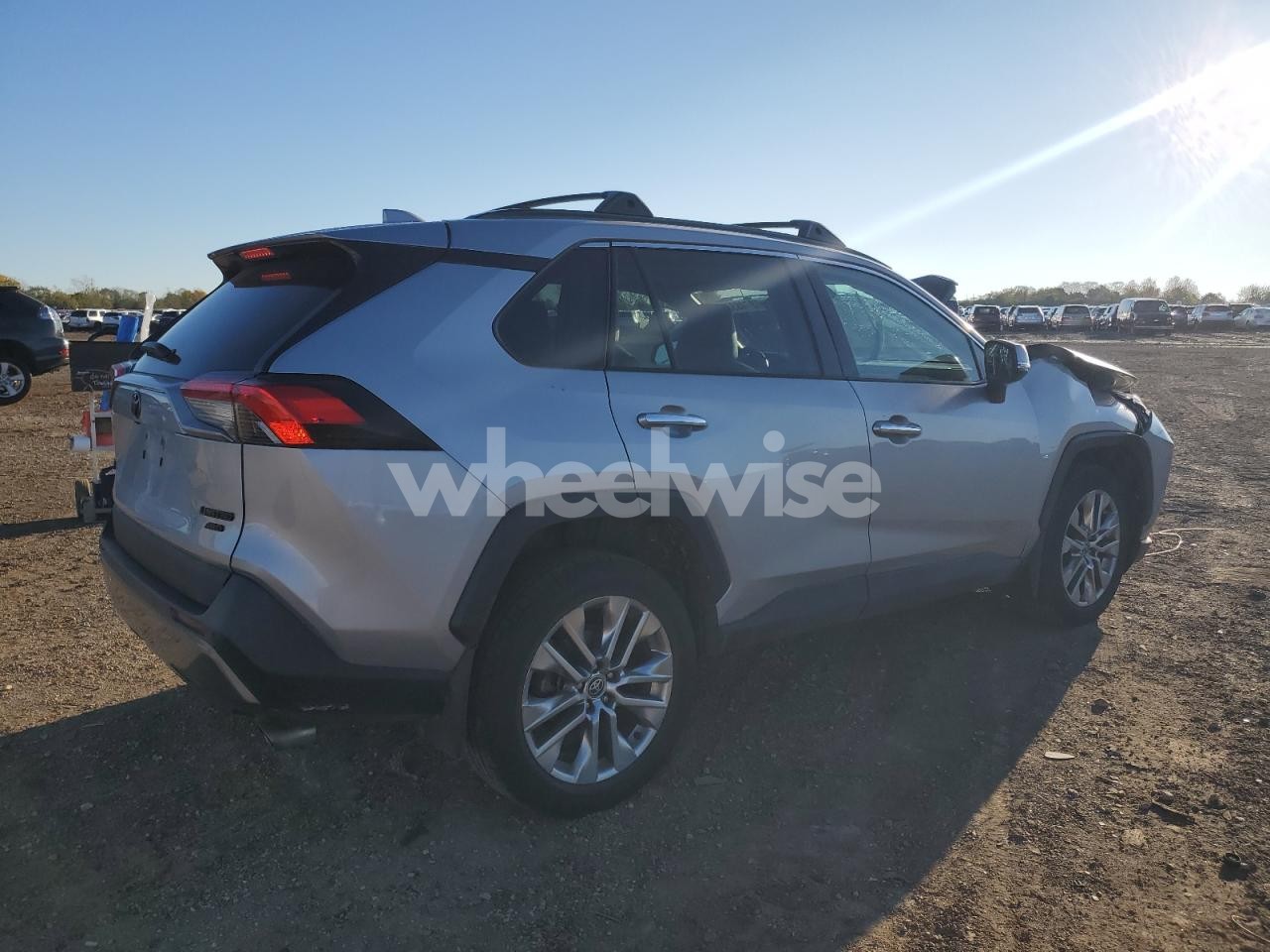 Photo 3 of 2021 TOYOTA RAV4 LIMITED (VIN 2T3N1RFV8MW228159)